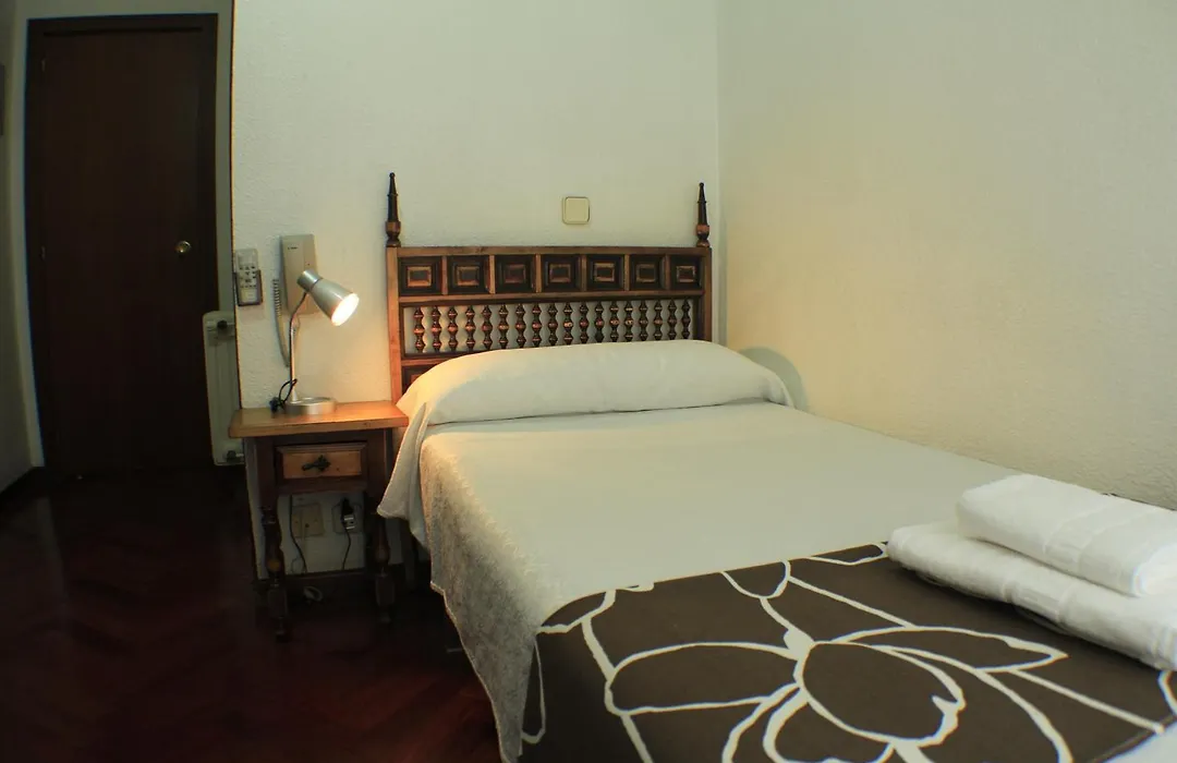 Hostal Esmeralda-1